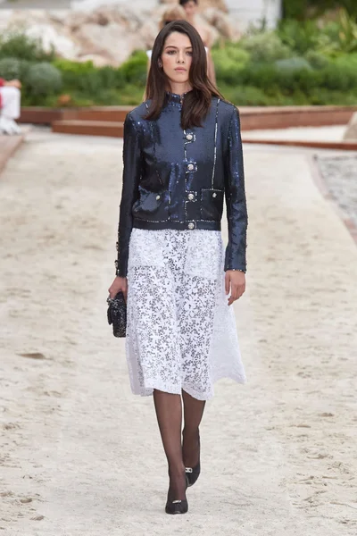 Look 48
